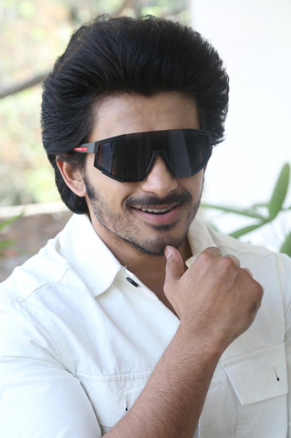 deepak-saroj-interview-8.jpg