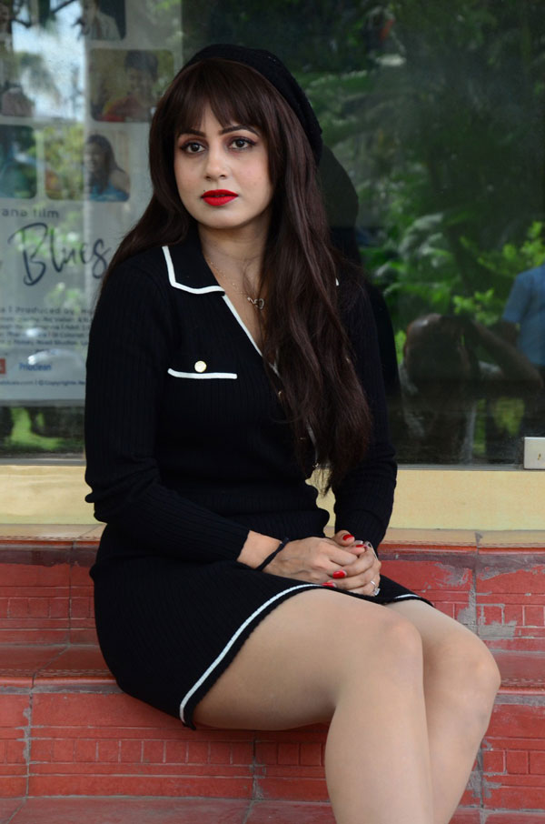 deepika-singh-stills-14.jpg