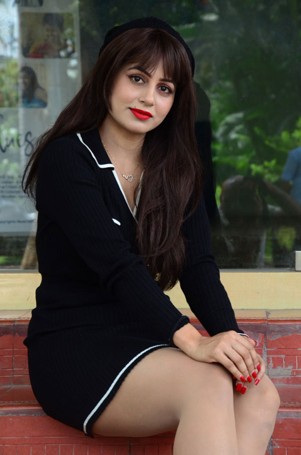deepika-singh-stills-15.jpg