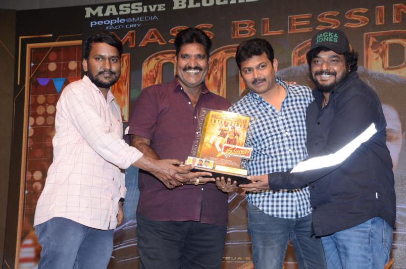 dhamaka-movie-success-celebrations-12.jpg