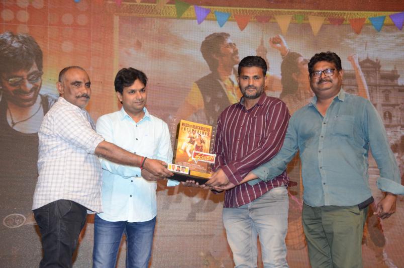 dhamaka-movie-success-celebrations-13.jpg