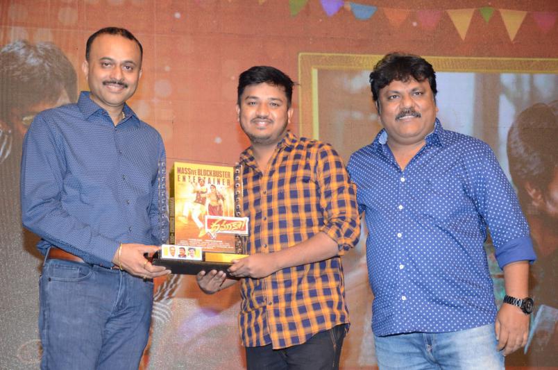 dhamaka-movie-success-celebrations-2.jpg