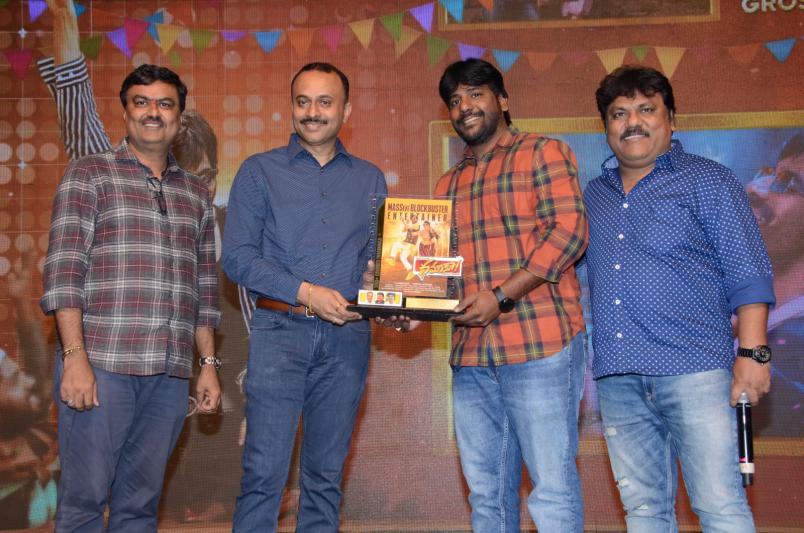 dhamaka-movie-success-celebrations-7.jpg