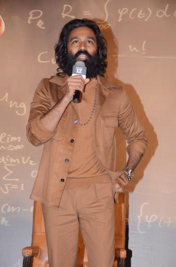 dhanush-stills-10.jpg