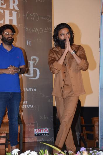 dhanush-stills-5.jpg