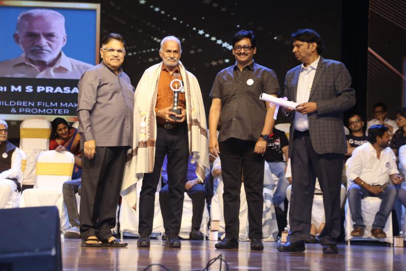 dharsakaratna-dnr-film-awards-26.jpg