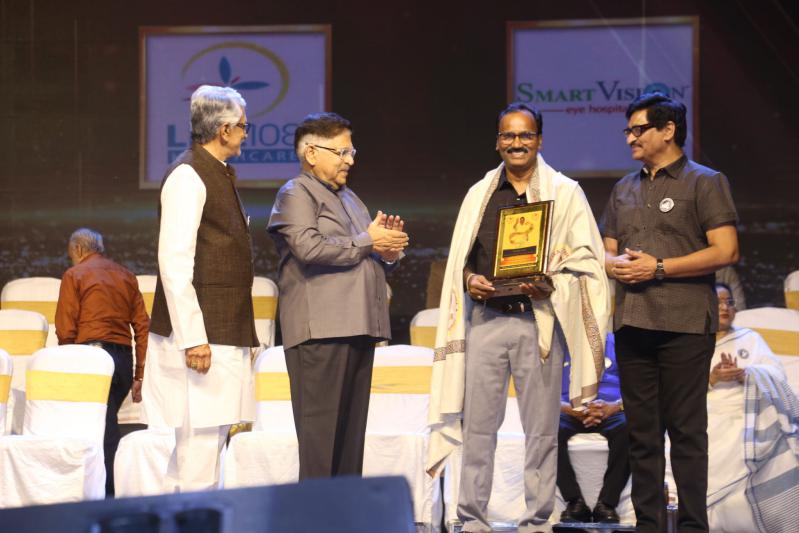 dharsakaratna-dnr-film-awards-35.jpg