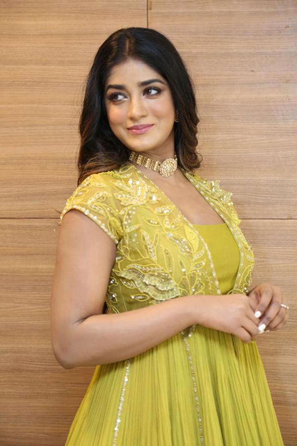 dimple-hayathi-stills-3-9.jpg