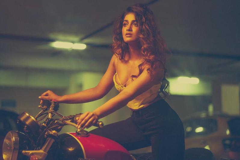 dimple-hayathi-stills-3.jpg