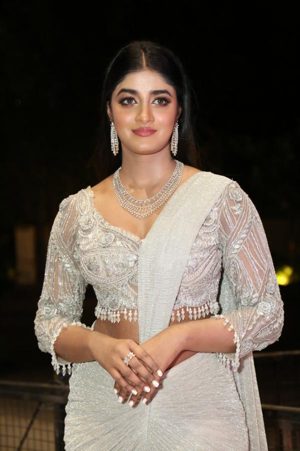 dimple-hayathi-stills-4-2.jpg