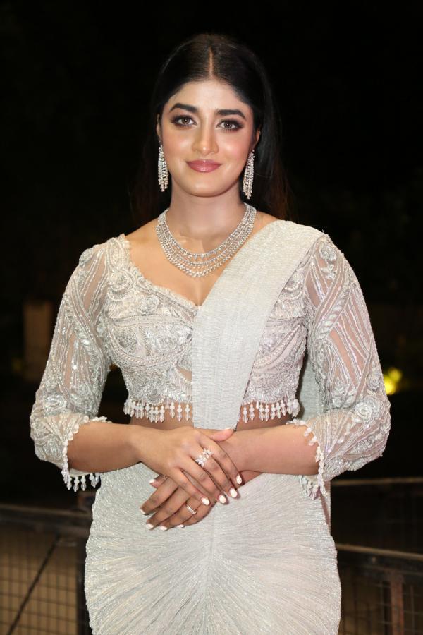 dimple-hayathi-stills-4-9.jpg