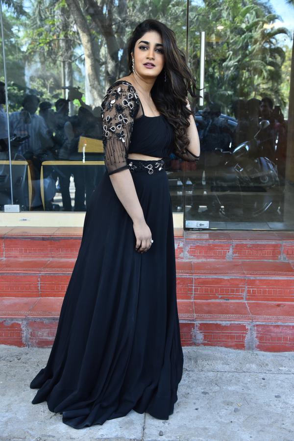 dimple-hayathi-stills-5-14.jpg