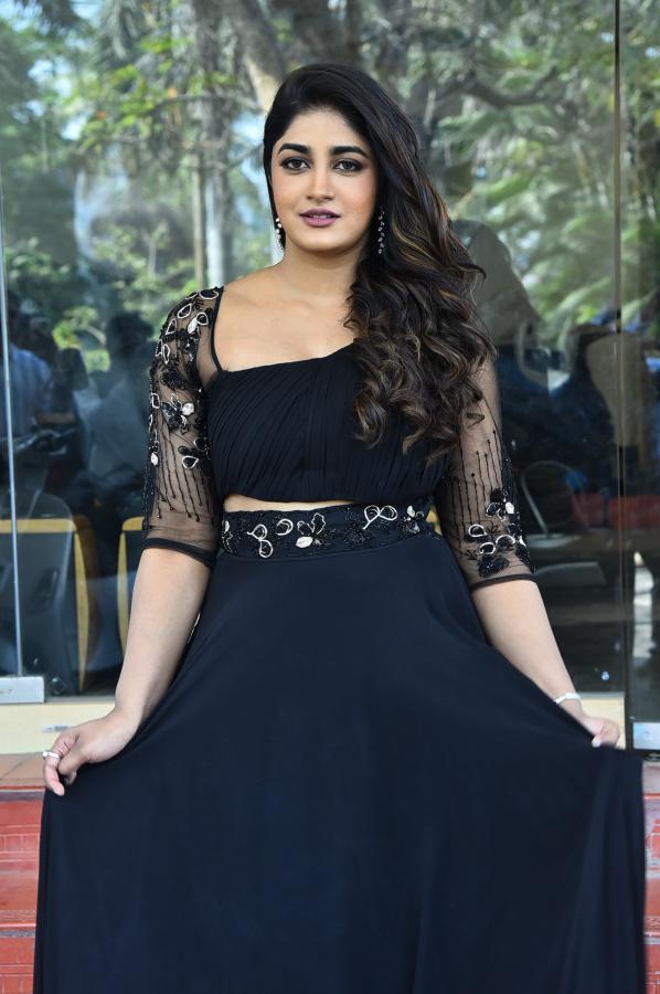 dimple-hayathi-stills-5-2.jpg