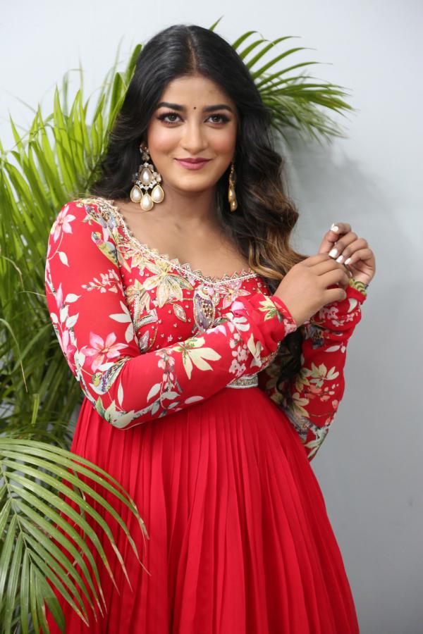dimple-hayati-photos-12.jpg