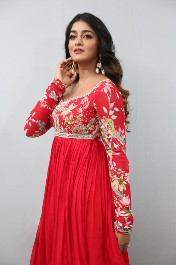 dimple-hayati-photos-15.jpg
