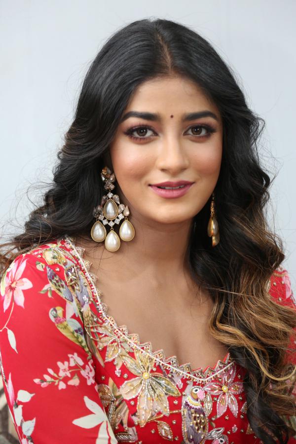 dimple-hayati-photos-4.jpg
