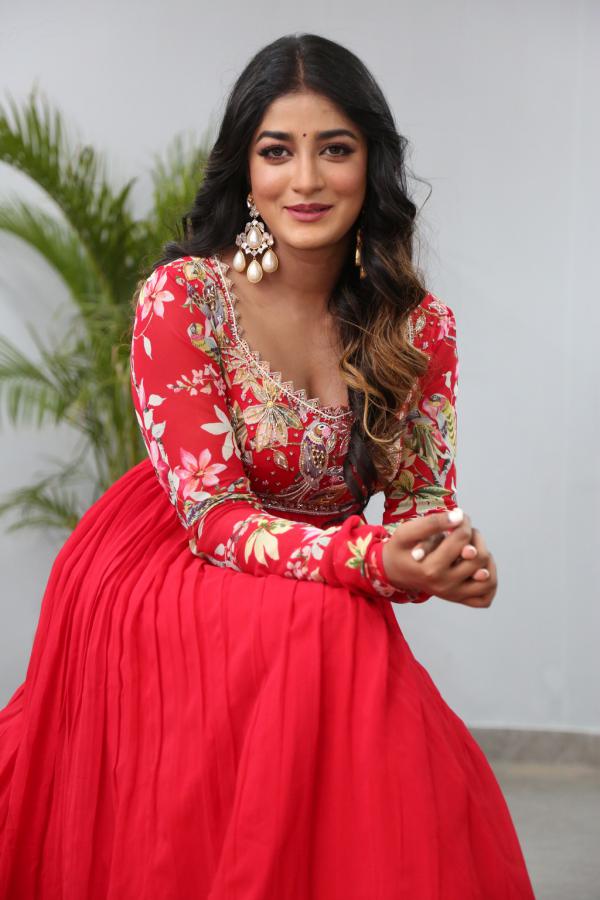 dimple-hayati-photos-8.jpg