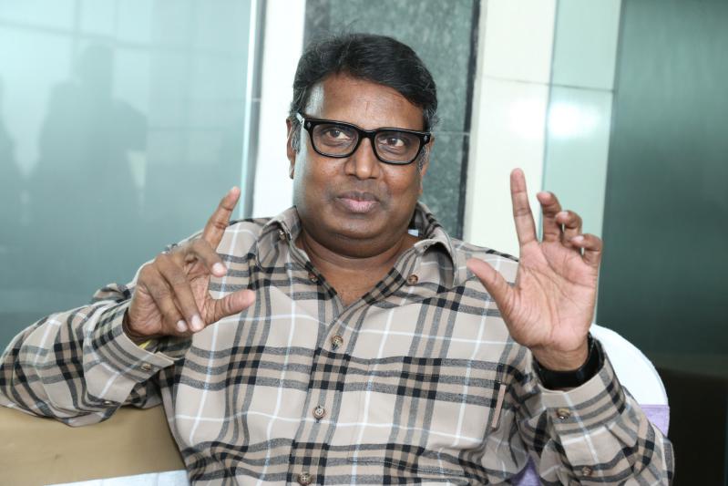 director-gunashekar-interview-5.jpg