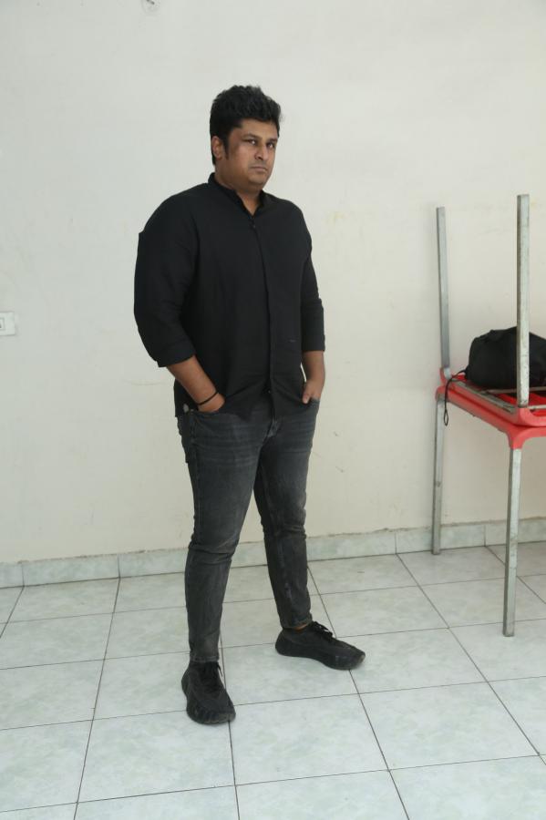 director-keerthi-kumar-interview-at-chari-111-movie-2.jpg