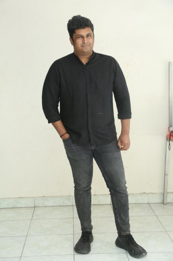 director-keerthi-kumar-interview-at-chari-111-movie-6.jpg