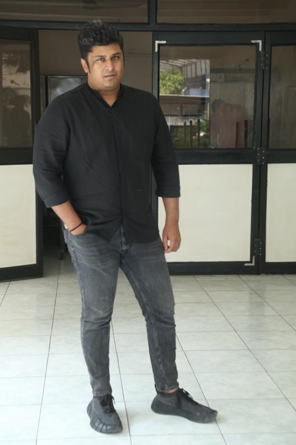 director-keerthi-kumar-interview-at-chari-111-movie-8.jpg