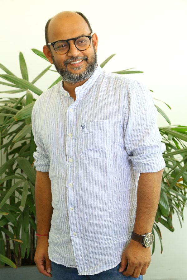 director-vi-anand-interview-7.jpg