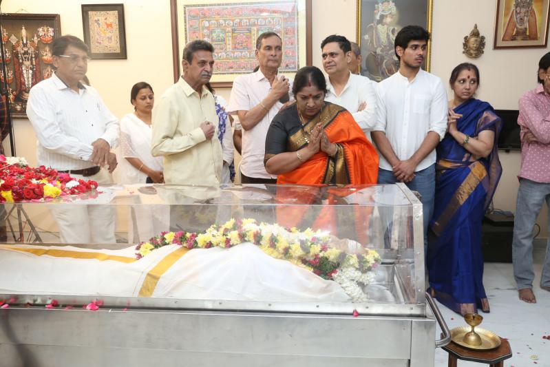 director-vishwanath-last-rites-16.jpg