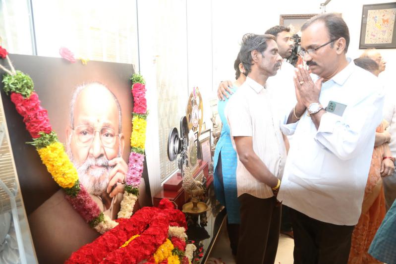 director-vishwanath-last-rites-23.jpg