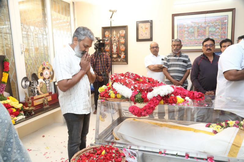 director-vishwanath-last-rites-5.jpg