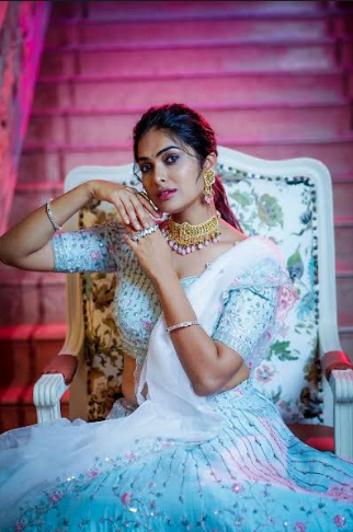 divi-vadthya-stills-2-2.jpg