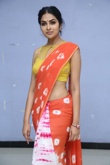 divi-vadthya-stills-3-2.jpg
