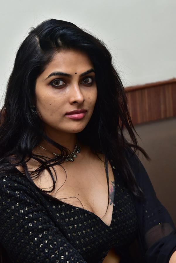 divi-vadthya-stills-4-20.jpg