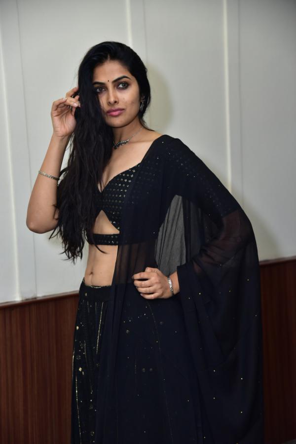 divi-vadthya-stills-4-3.jpg