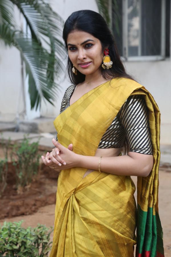 divi-vadthya-stills-5-10.jpg