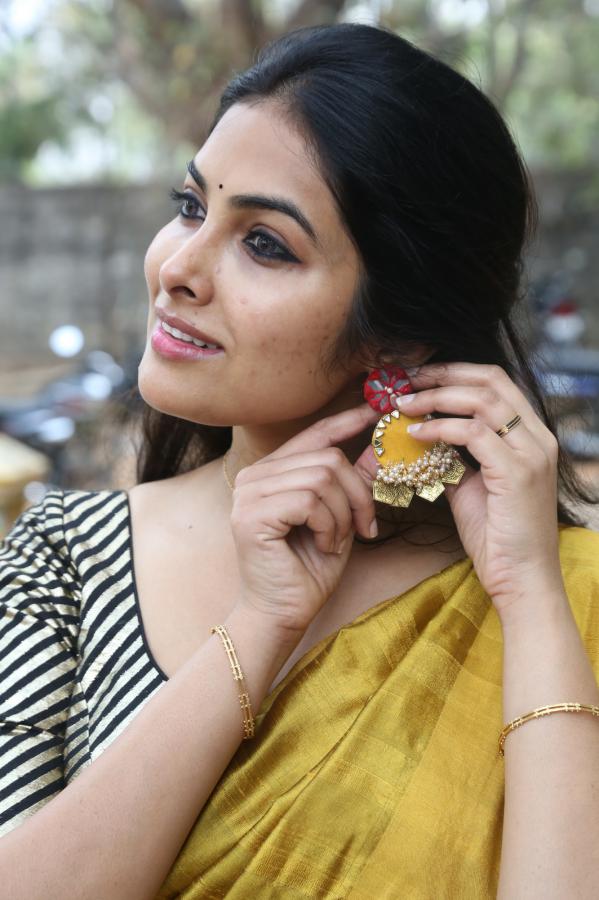 divi-vadthya-stills-5-20.jpg