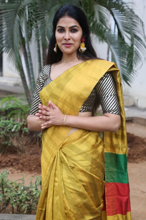 divi-vadthya-stills-5-7.jpg
