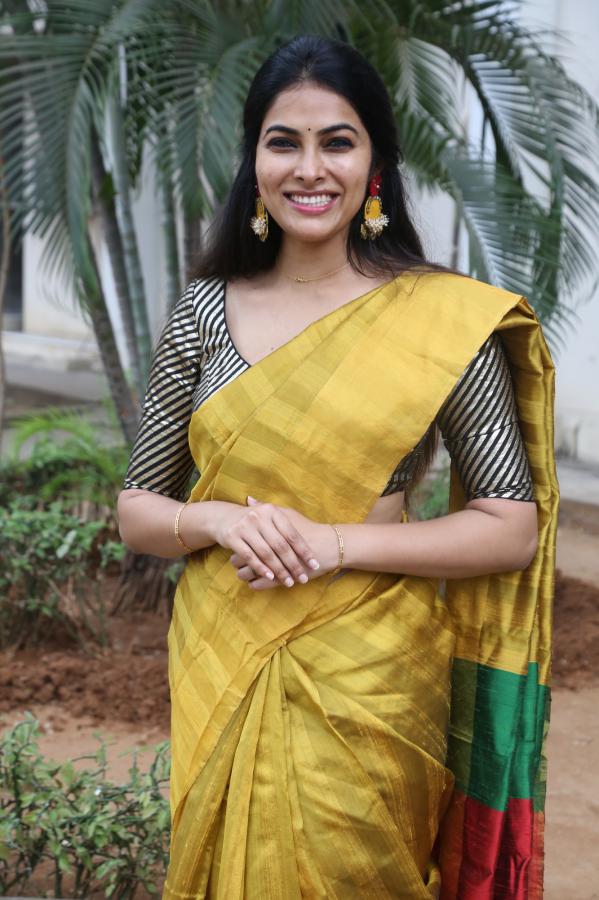 divi-vadthya-stills-5-8.jpg