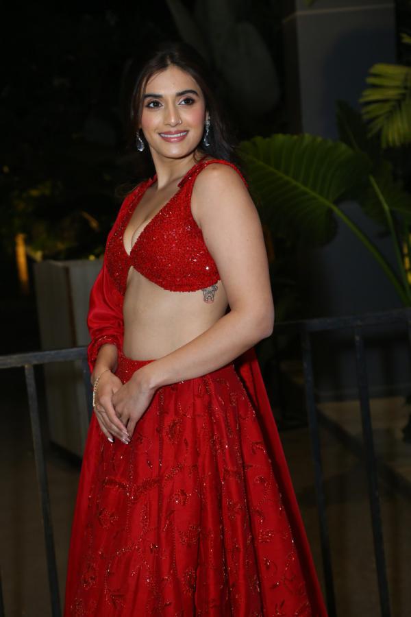 divyansha-kaushik-stills-3-12.jpg