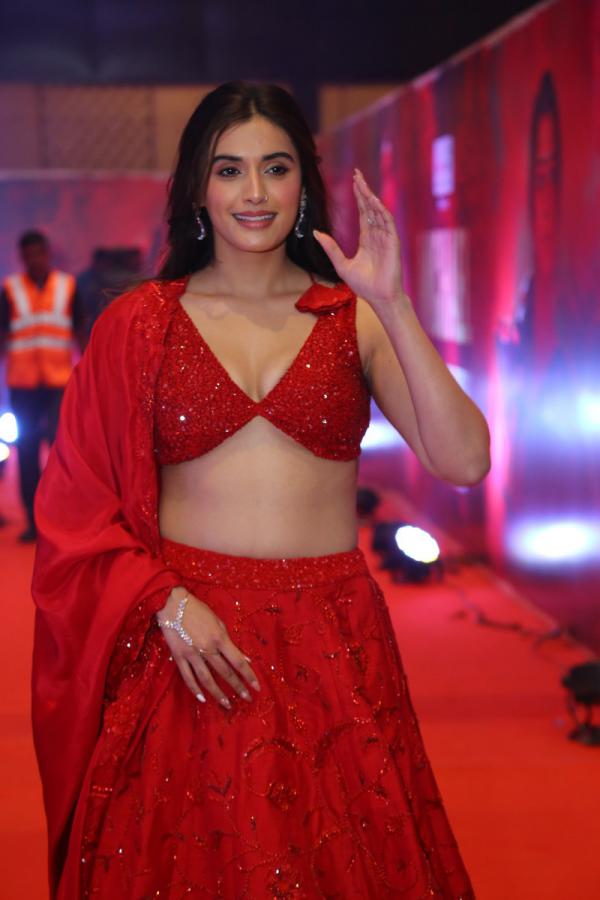divyansha-kaushik-stills-3-14.jpg