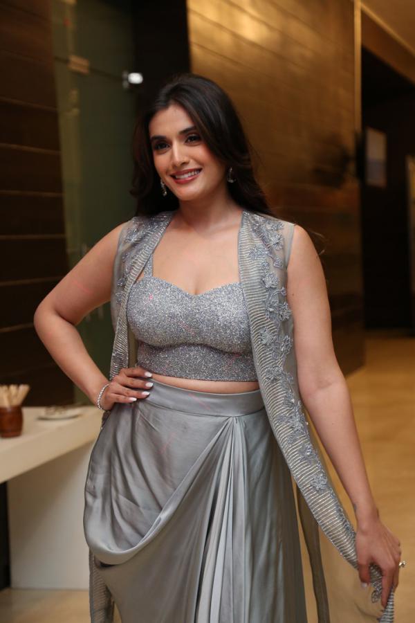 divyansha-kaushik-stills-4-12.jpg