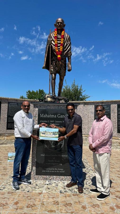 dr-krishna-ella-visits-gandhi-memorial-in-dallas-1.jpg