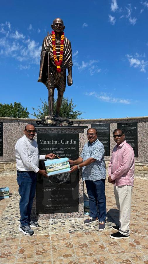dr-krishna-ella-visits-gandhi-memorial-in-dallas-3.jpg