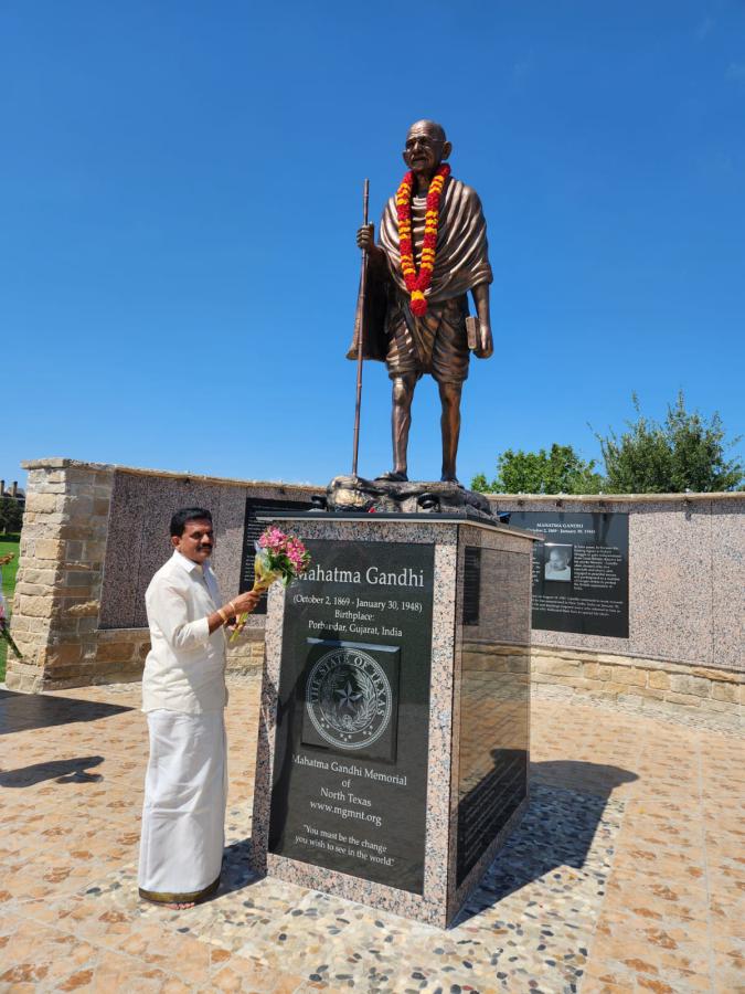dr-krishna-ella-visits-gandhi-memorial-in-dallas-5.jpg