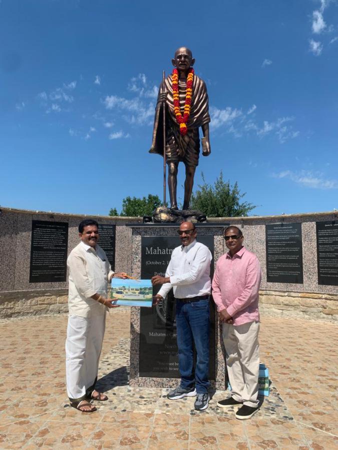 dr-krishna-ella-visits-gandhi-memorial-in-dallas-6.jpg