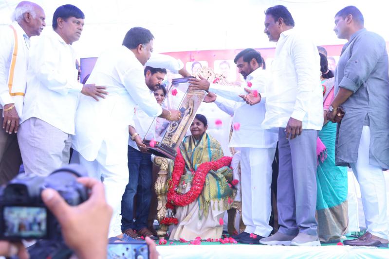 dr-m-prabhakarreddy-statue-launch-14.jpg