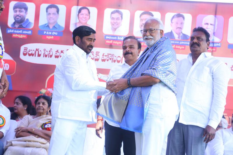 dr-m-prabhakarreddy-statue-launch-22.jpg