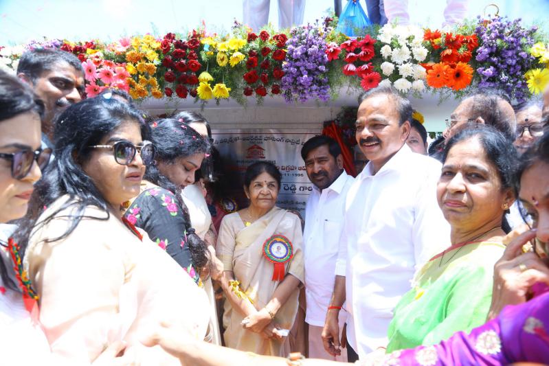 dr-m-prabhakarreddy-statue-launch-4.jpg