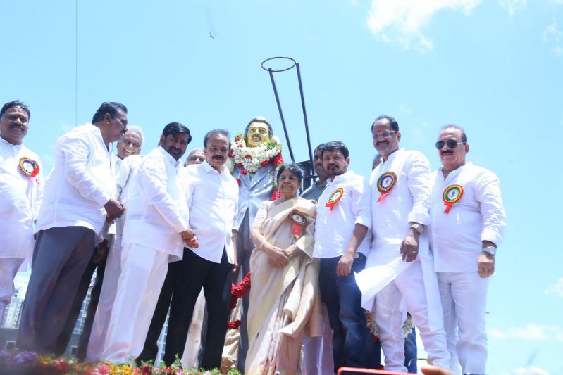 dr-m-prabhakarreddy-statue-launch-6.jpg