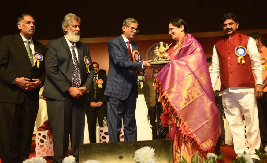 dr-ramineni-foundation-puraskaarams-2020-2021-7.jpg