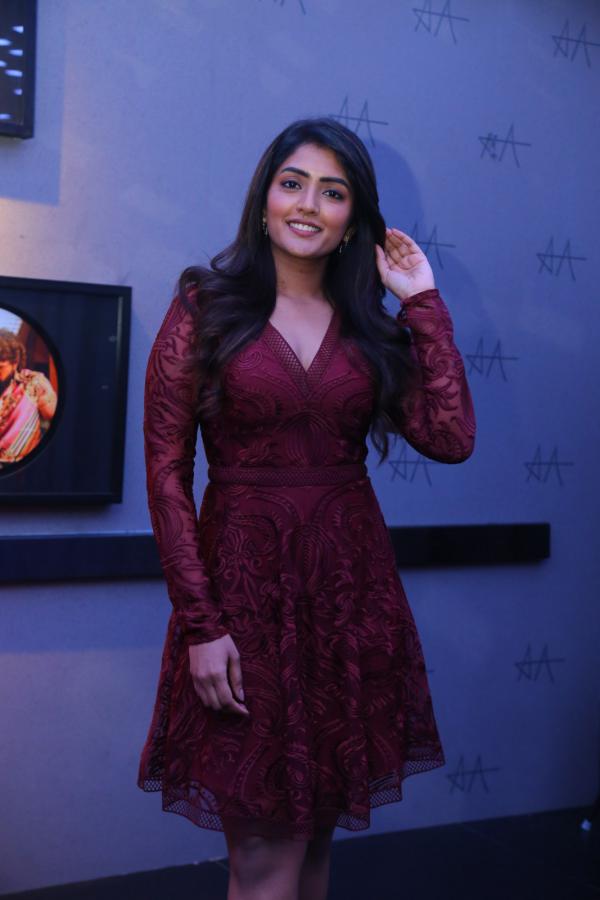 eesha-rebba-stills-6.jpg